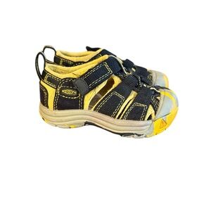 Keen Black and Yellow Sandals with Closed Toe Design Size 5